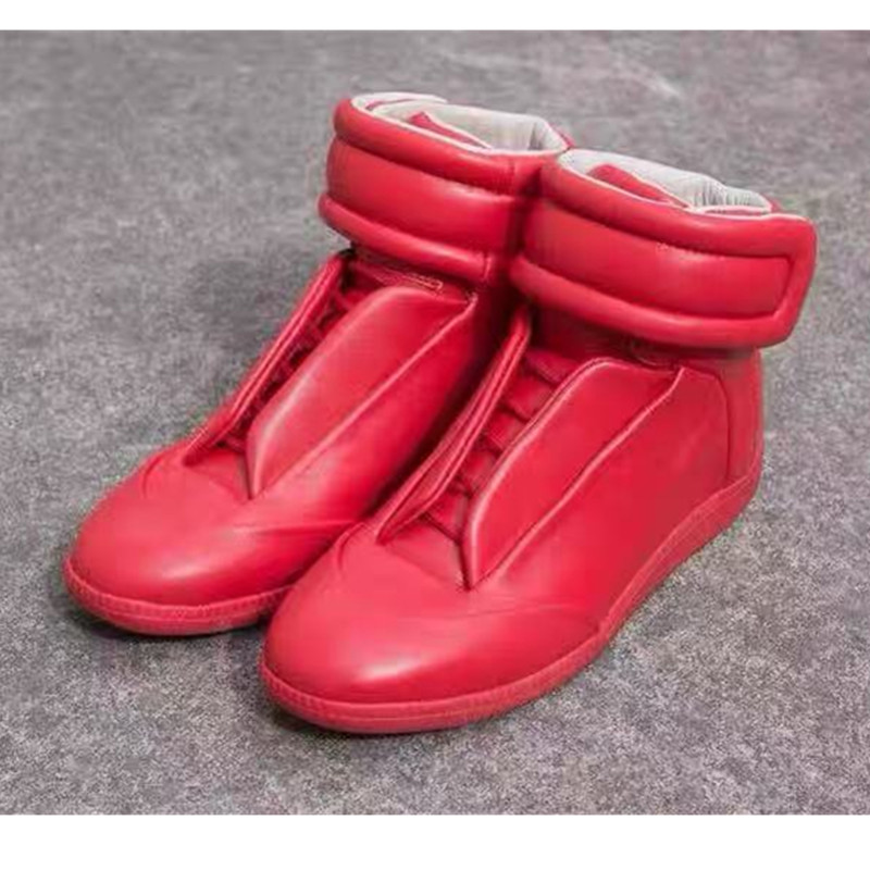 Women Futuristic Slip On High  - Circle Hook Set recension och pris