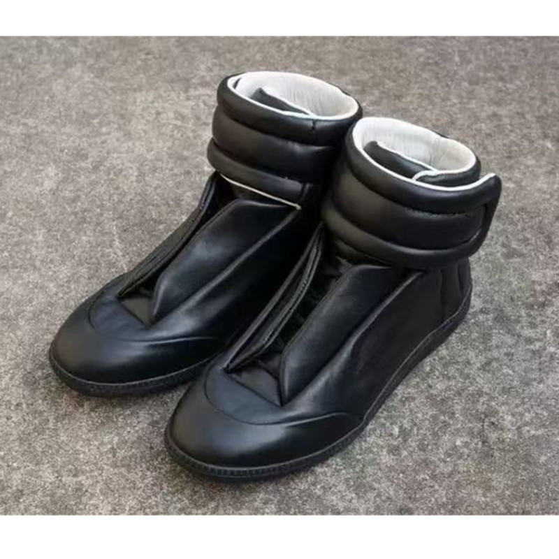 Women Futuristic Slip On High  - Circle Hook Set recension och pris